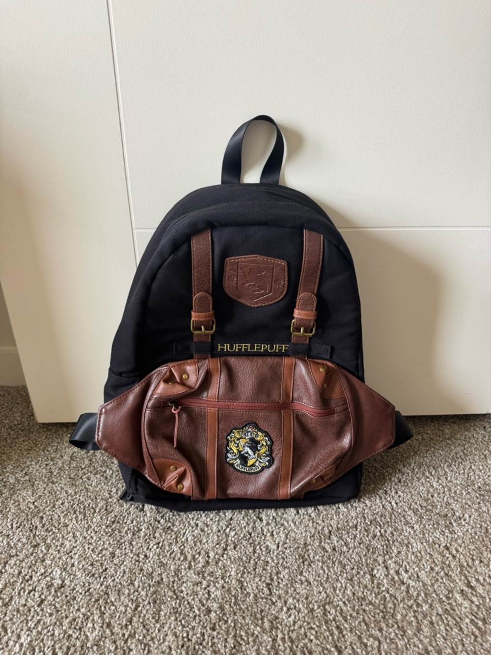 Hufflepuff™ Crest Backpack With Removable Waist Bag. Brand new unused